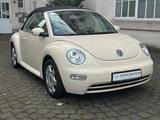 Volkswagen New Beetle Cabriolet 1.4 - Volkswagen New Beetle mit Benzin-Antrieb: Cabrio, 1.4
