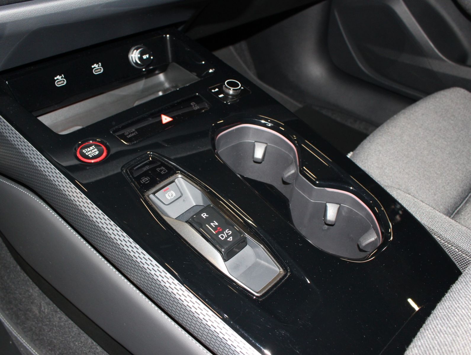 Fahrzeugabbildung Audi A5 TDI S tr quattro edition one Avant*S-Line