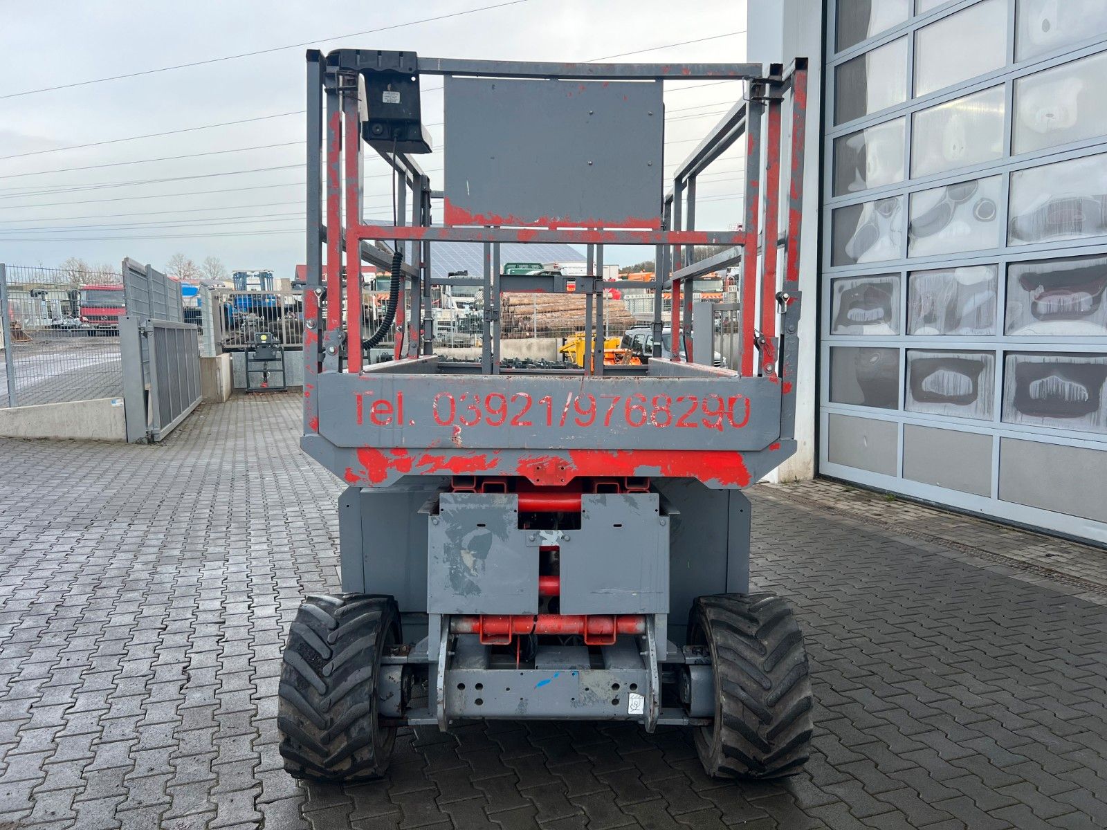 Fahrzeugabbildung Genie GS 2668 / 2.465h / Allrad / Arbeitshöhe: 9,90m