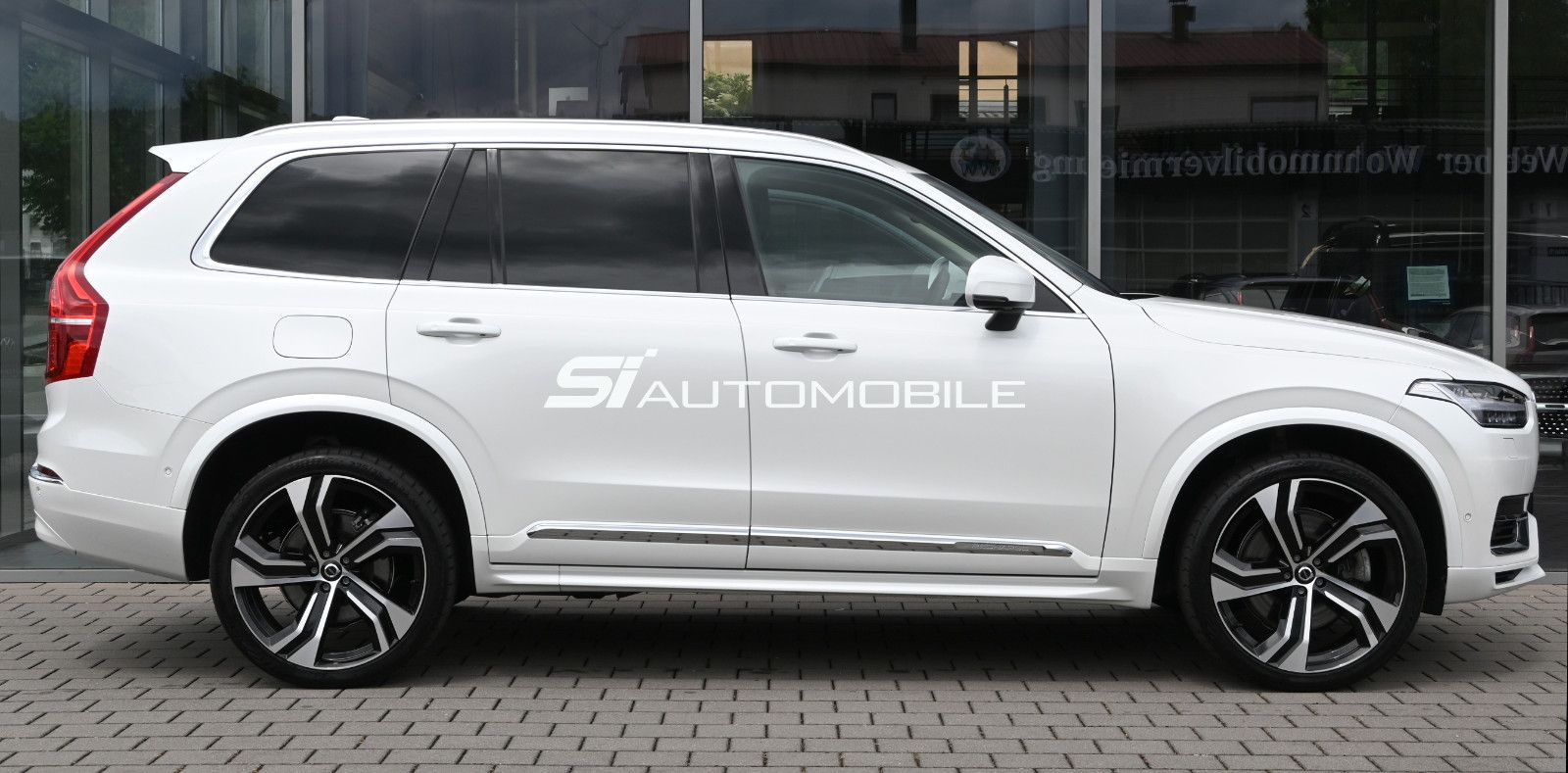 Fahrzeugabbildung Volvo XC90 T8 AWD Re Ultimate Bright °B&W°FOUR-C°VOLL!