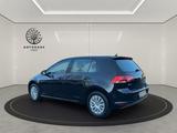 Volkswagen Golf VII Lim. Trendline BMT KLIMA/WEBASTO/PDC - Volkswagen Golf mit Benzin-Antrieb: Schwarz, Limousine