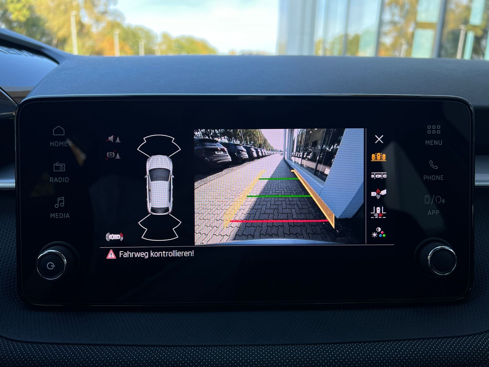 Fahrzeugabbildung SKODA Fabia Selection 1.0 TSI DSG *LED, SmartLink, Kam