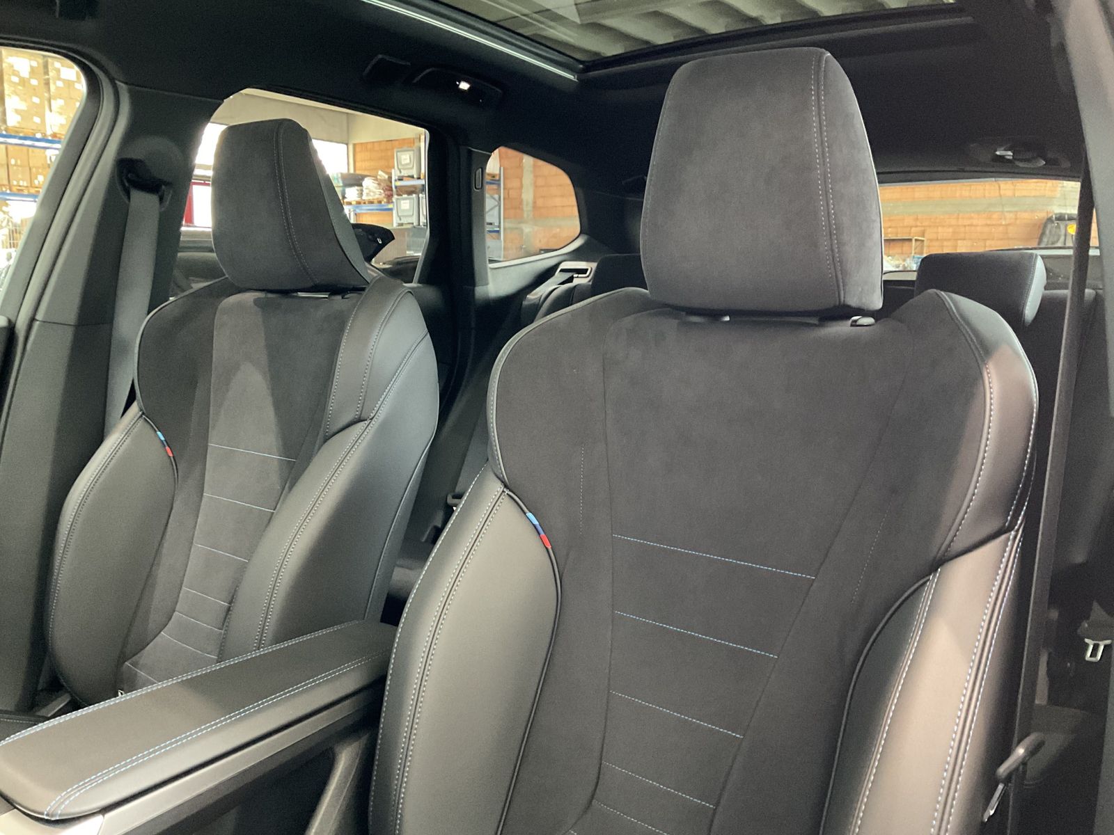 Fahrzeugabbildung BMW X1 sDrive20i | M-Sportpaket | Panorama-Glasdach