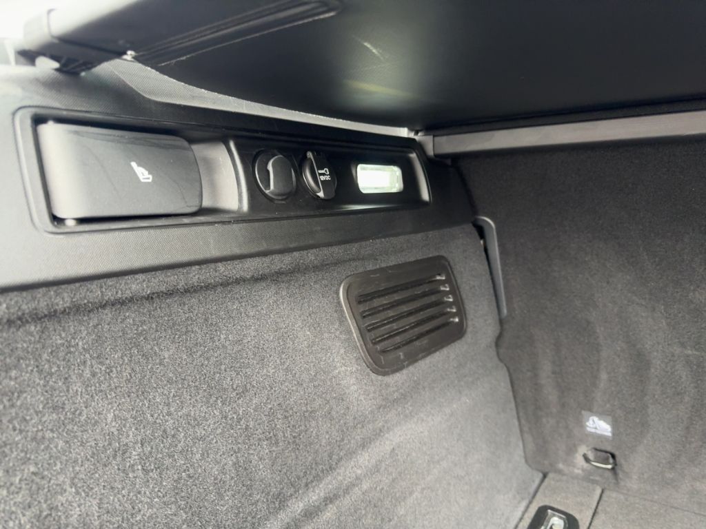 Fahrzeugabbildung Alfa Romeo Stelvio First Edition ALLRAD NAVI  HI-FI