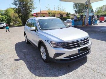 Volkswagen Tiguan - 2