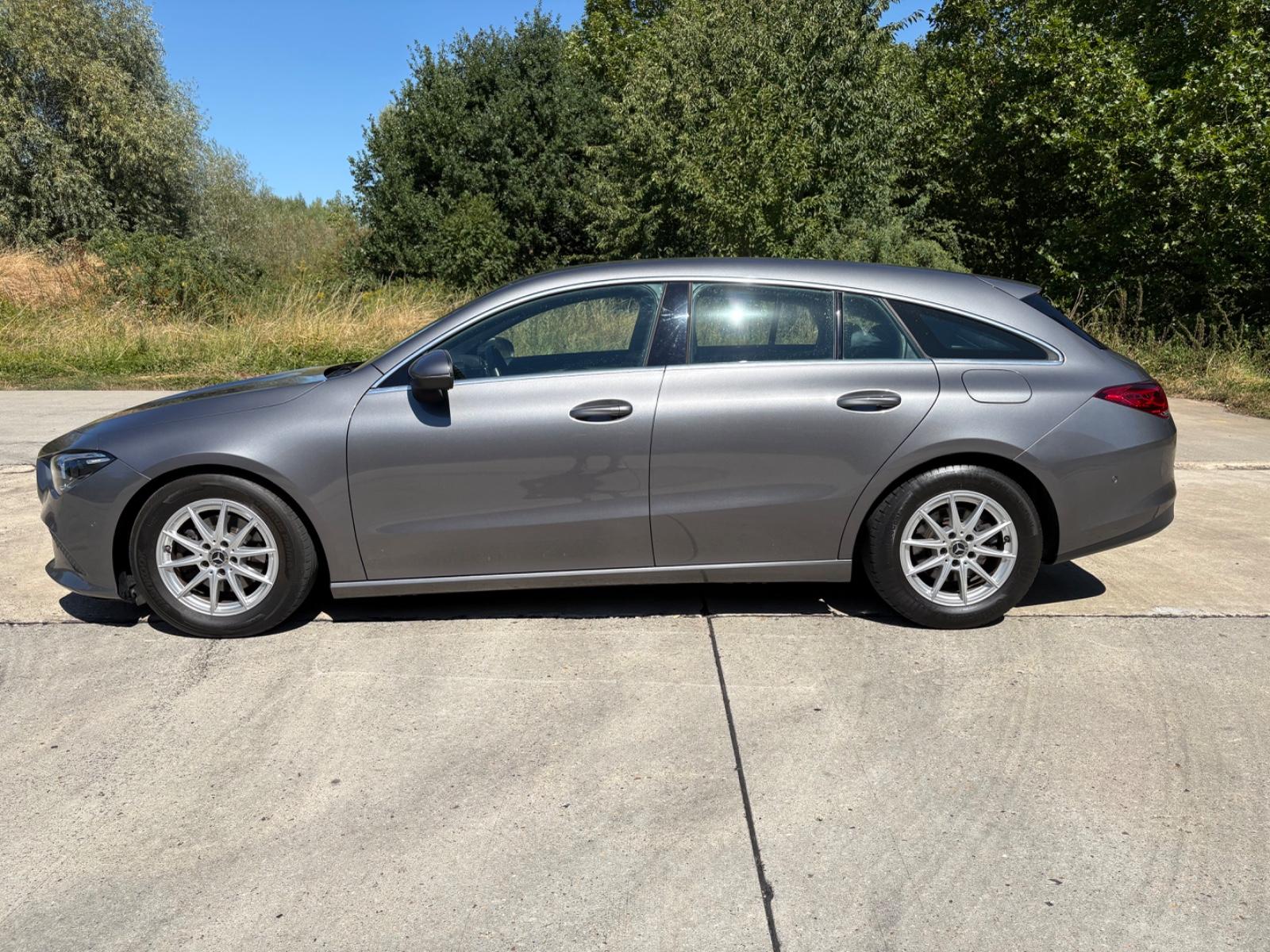Mercedes-Benz CLA 180 Shooting Brake  / ERSTE HAND