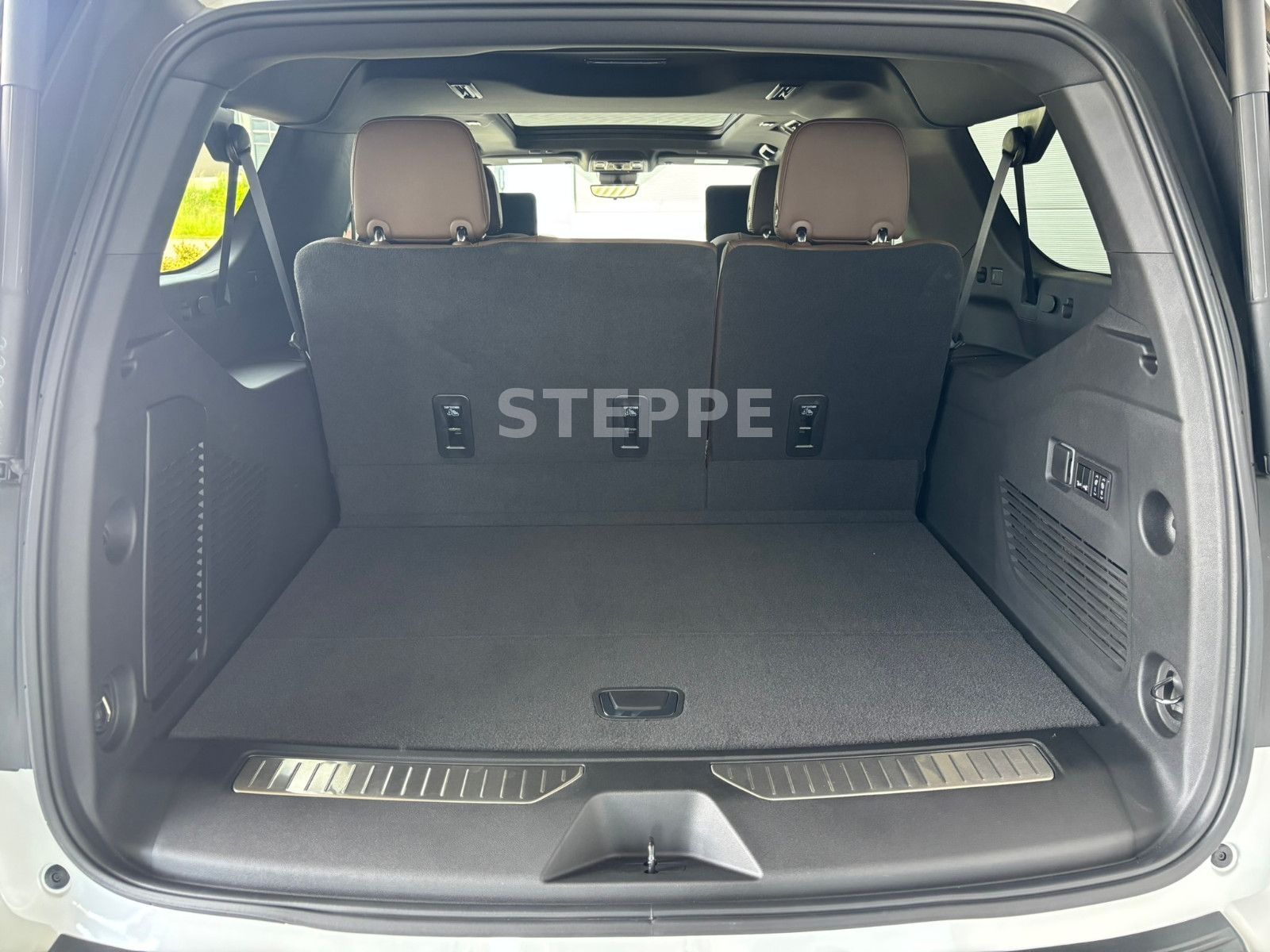 Chevrolet Suburban 6,2 High Country AHK  22"Alu; Luftfeder