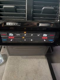 Volkswagen Touareg - 7
