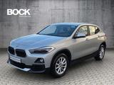 BMW X2 xDrive 20 i Advantage - silberne BMW X2