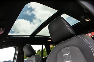 Fahrzeugabbildung BMW X1 sDrive18d Sport Line Aut HEADUP PANORAMA KEYL