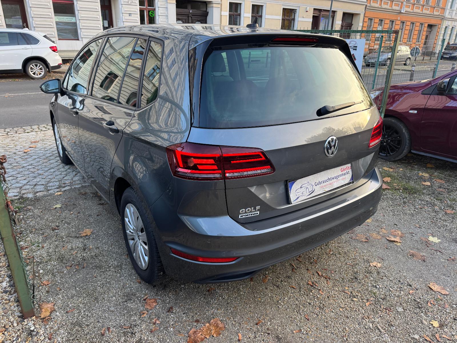 Volkswagen Golf SportsvanVII Trendline PDC V+H Tempomat AHK, миниатюра 2