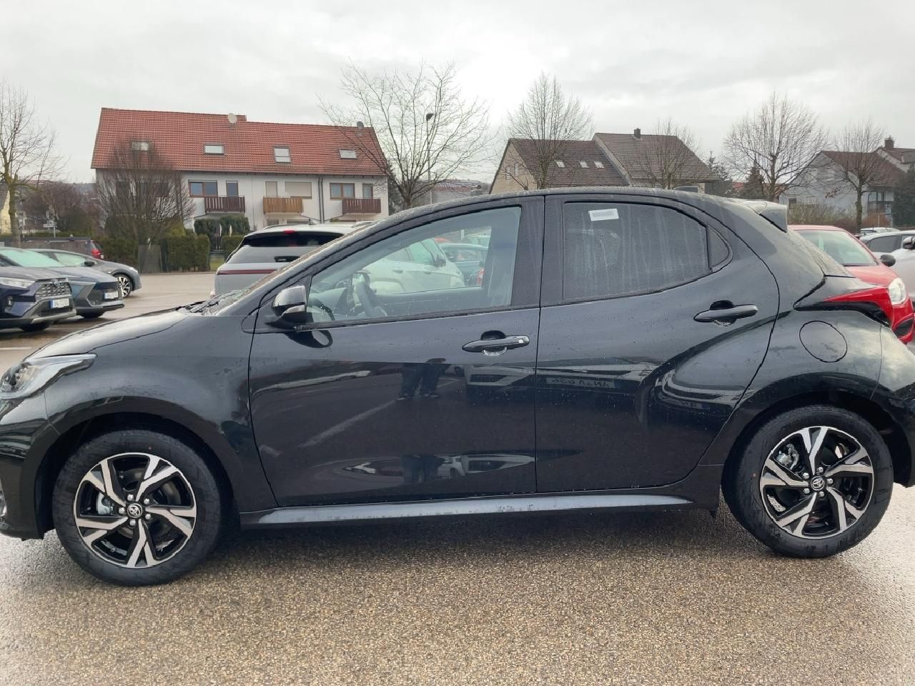 Fahrzeugabbildung Toyota Yaris Hybrid 116PS Team D + Comfort-Paket
