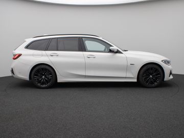 Fahrzeugabbildung BMW 320e 360°Laser DAB HiFi WLAN Komfort Alarm Sport