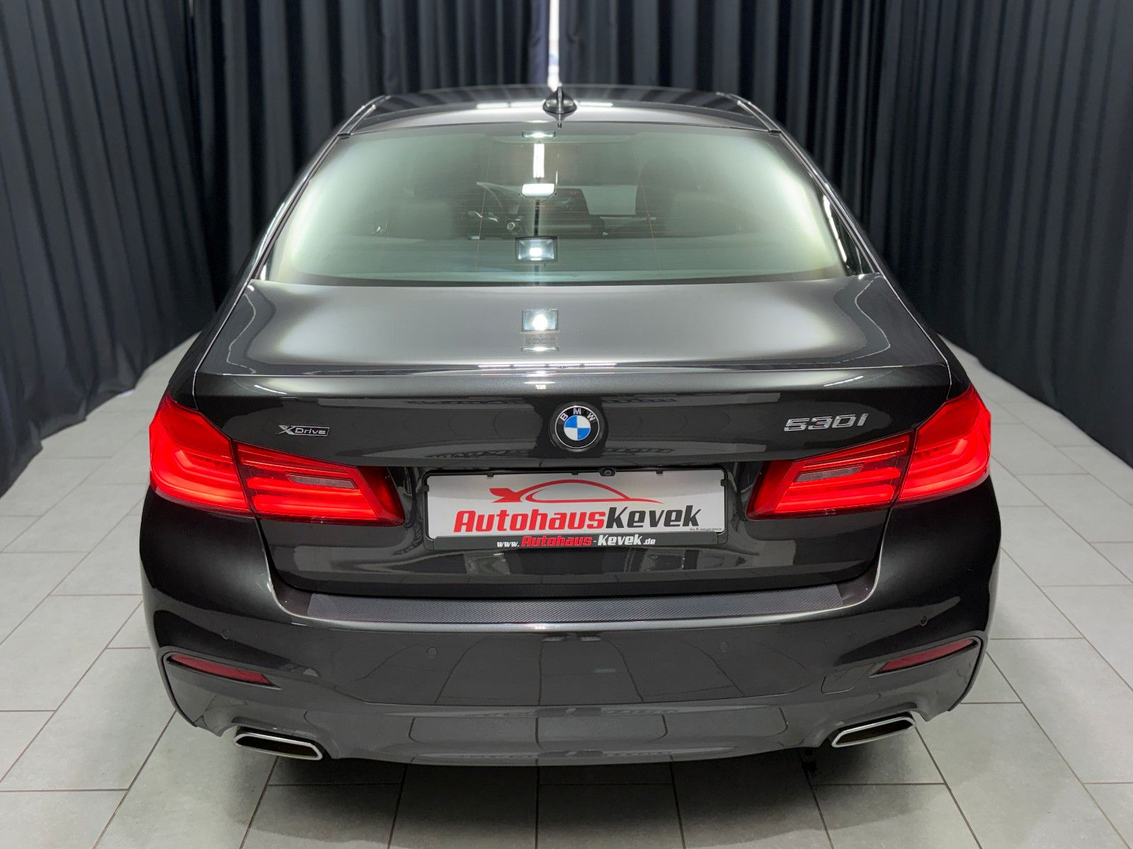Fahrzeugabbildung BMW BMW 530i Lim xDrive M SPORT|HEAD-UP|360"|NAVI|