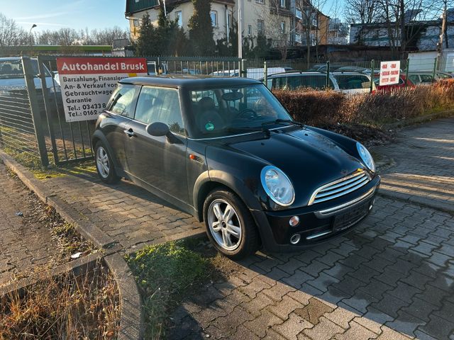 MINI ONE Mini One **Verkauf im Kundenauftrag**