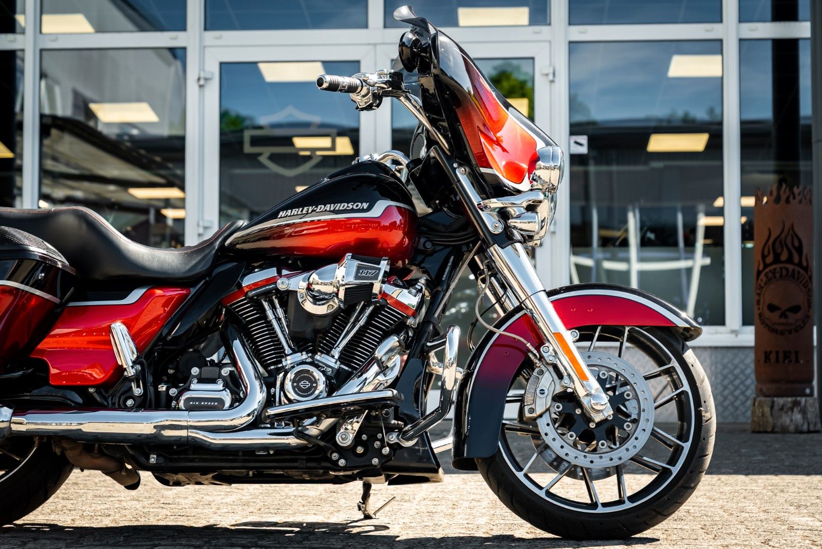 Fahrzeugabbildung Harley-Davidson FLHXSE CVO Street Glide 117 cui - ROCKFORD II
