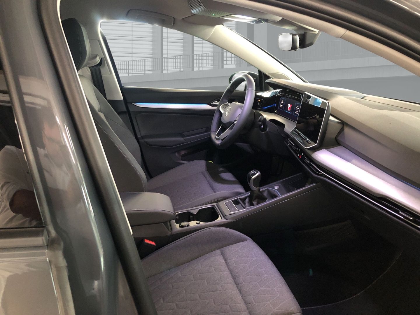 Fahrzeugabbildung Volkswagen Golf Life 1.5 TSI Digitales Cockpit LED Sperrdif