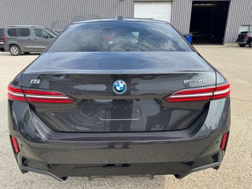 صورة 7 لـ 2025 BMW I5