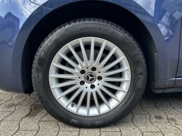 Mercedes V 220 - 8