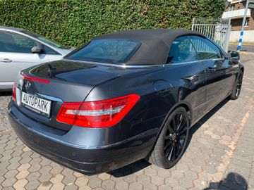 Mercedes E 200 - 4