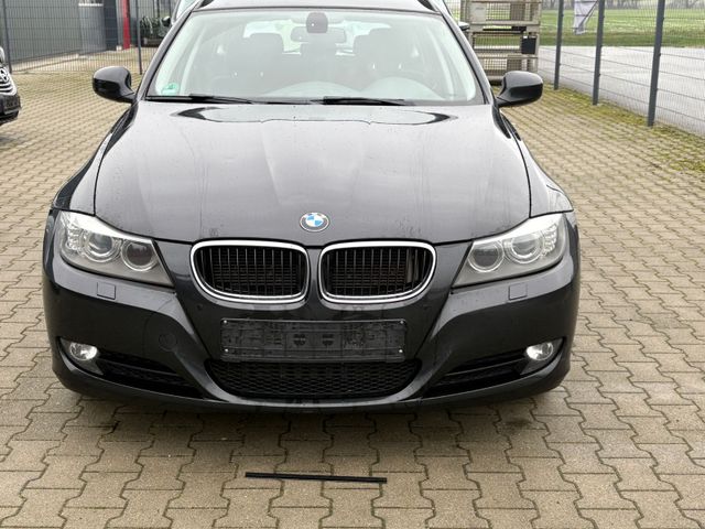 BMW 318d Touring /PANO/XENON/SHZ/NAVI