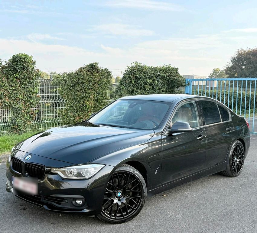 Image of BMW 330