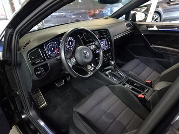 Fotografie 33 des VW Golf VII 4Motion 2.0 TSI R *aus1.Hand*Topzustand