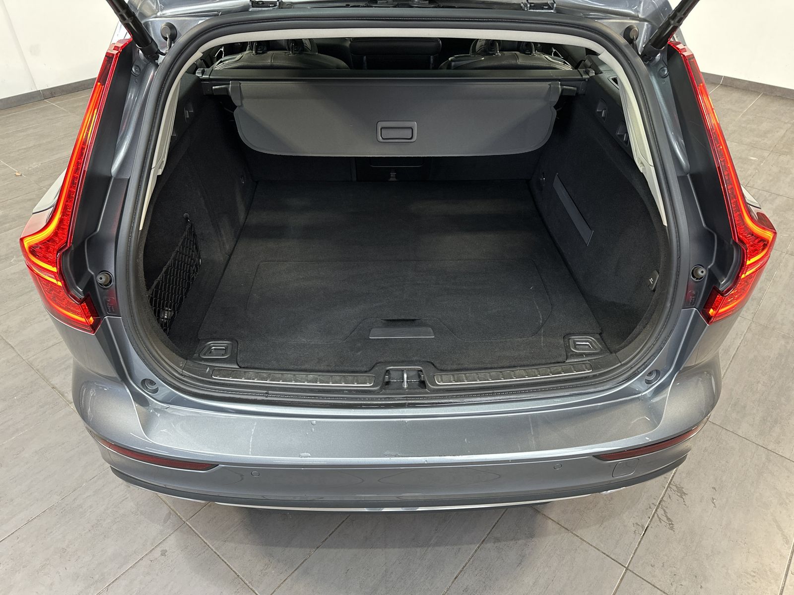 Fahrzeugabbildung Volvo V60 Inscription Hybrid AWD NAV+LED+360°+PANO+PP