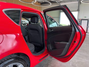 MYAUTOCENTER – Gebraucht- und Jahreswagen mit Werkstattservice in Pfaffenhofen Opel Astra J Lim. 5-trg. Cosmo *Klima*PDC*Tempomat*