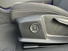 Fahrzeugabbildung Audi A6 Avant 40 TDI S-Line Matrix HUD ACC Carplay...