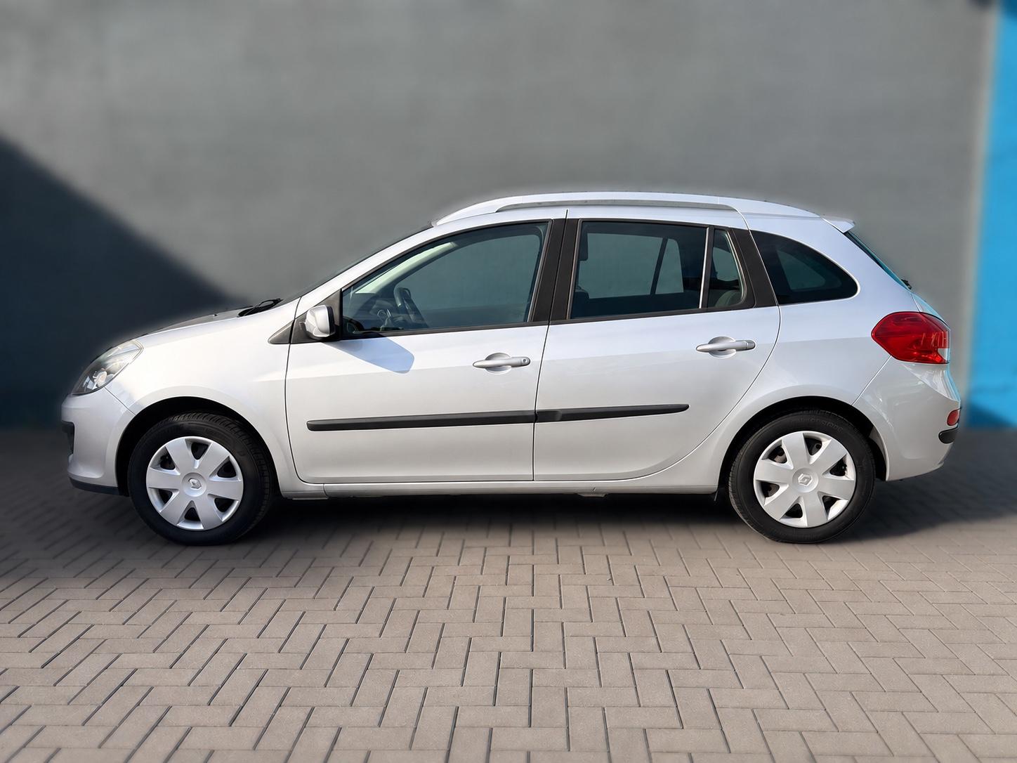 Renault Clio 2010 — interior