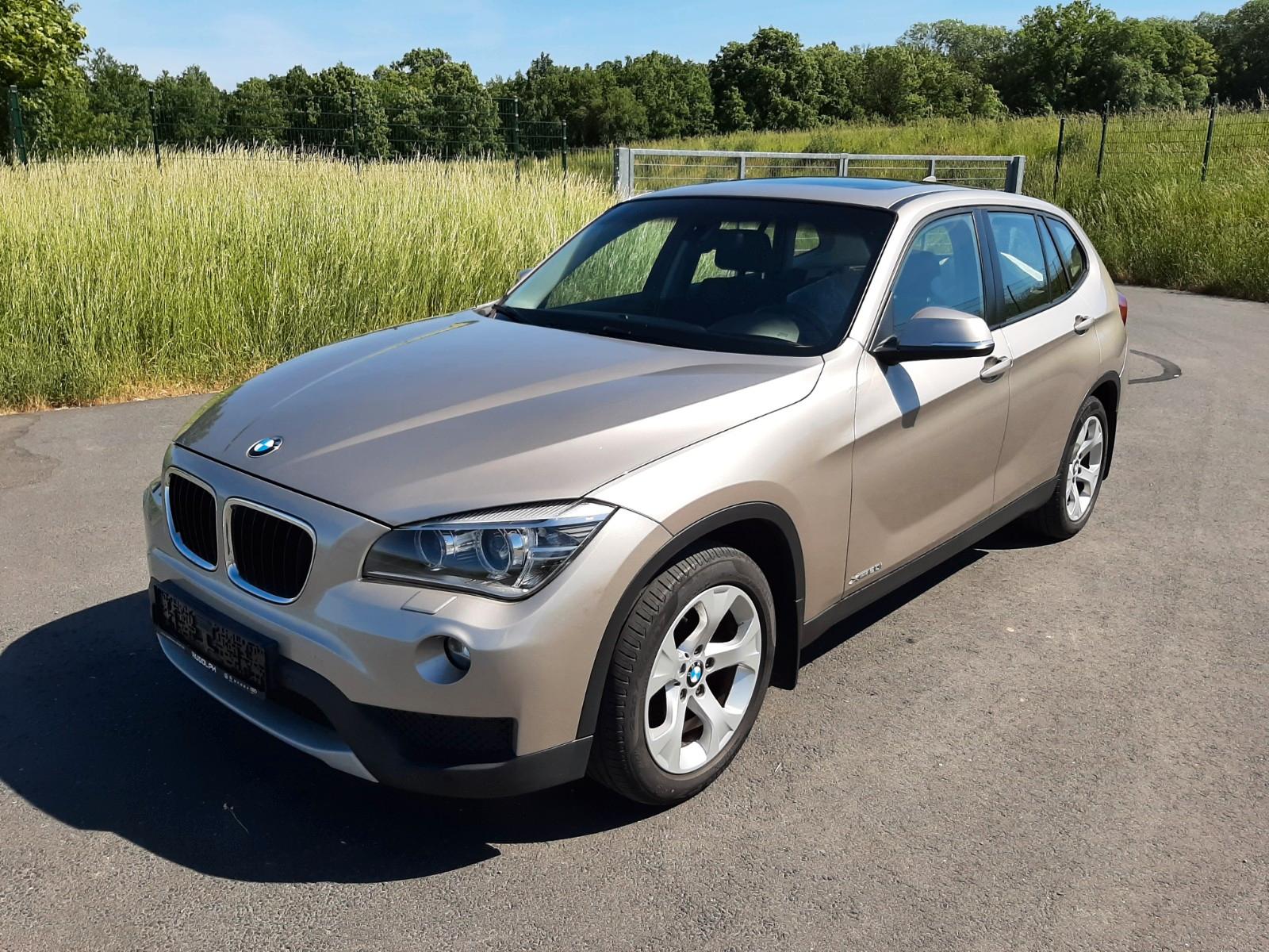 BMW X1 xDrive20i,Bi-Xenon,Navi,AHZV