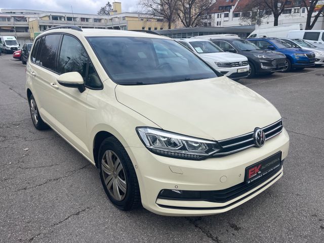 Volkswagen Touran  Motor 2,0 Ltr.  Aut Navi Leder PDC