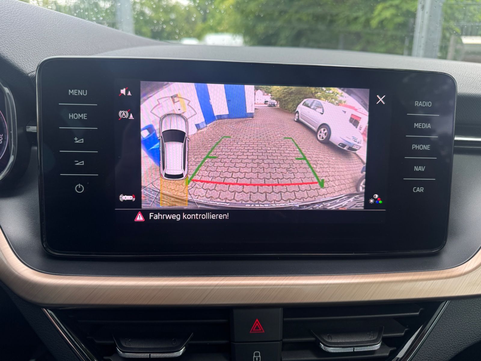 Fahrzeugabbildung SKODA Kamiq Style Leder+Panorama+Navi+LED+LANE