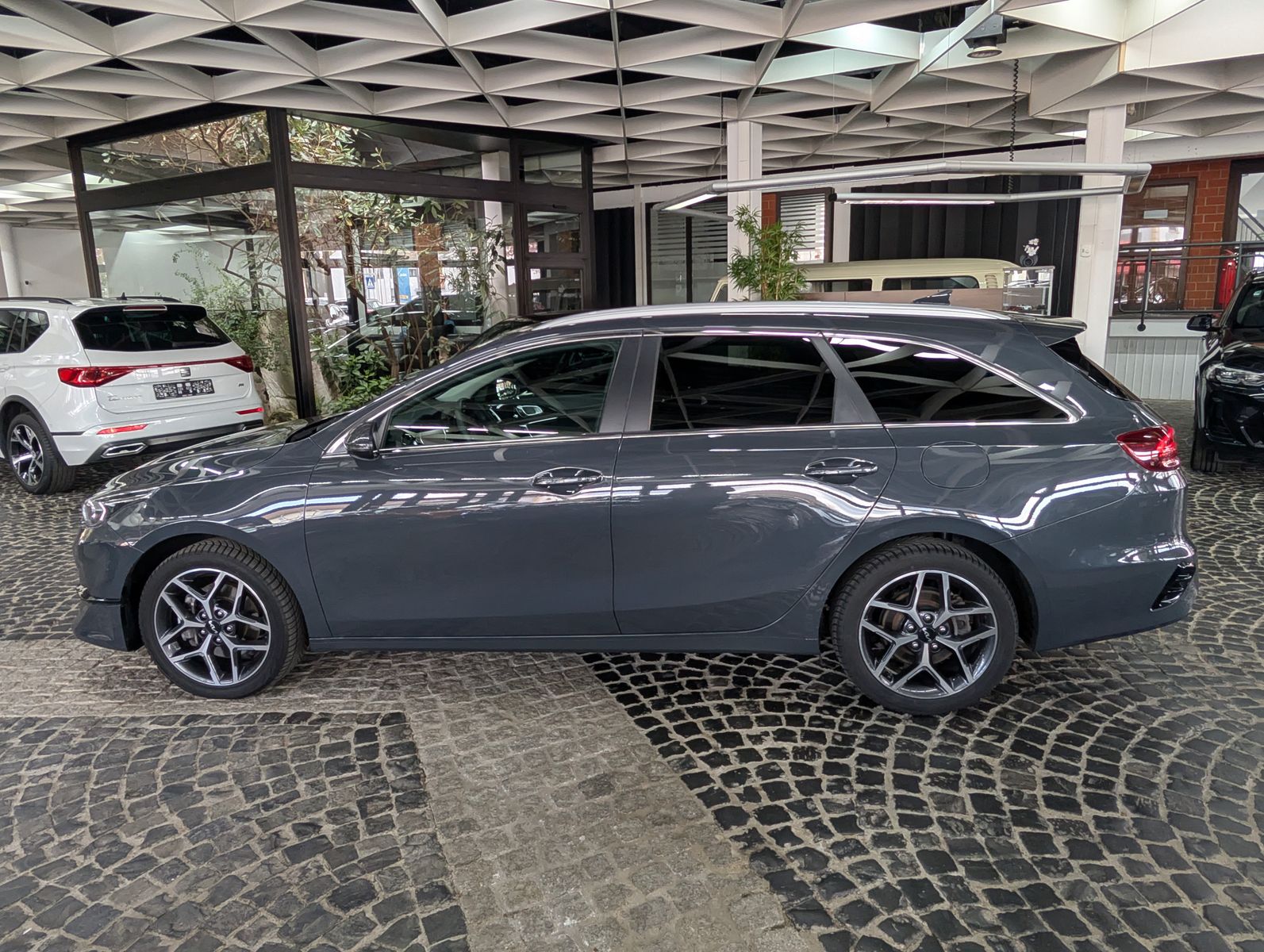 Fahrzeugabbildung Kia cee'd Sportswagon 1.5 Spirit SCC JBL KAM 7J Gar.