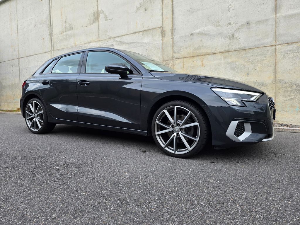 AUDI A3 Sportback Advanced 2.0 TDI S-Tronic Sport 19" AUDI A3 Sportback Advanced 2.0 TDI S-Tronic Sport 19"