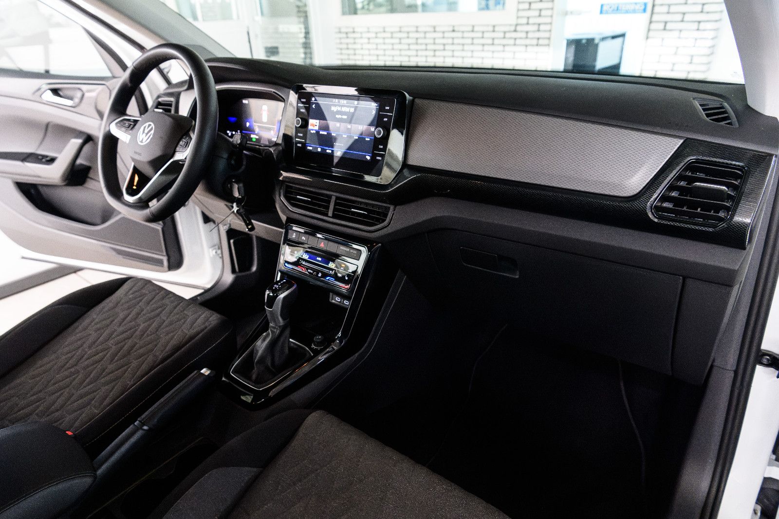 Fahrzeugabbildung Volkswagen T-Cross 1.0 TSI 85 kW Life +LED +ACC +Allwetter