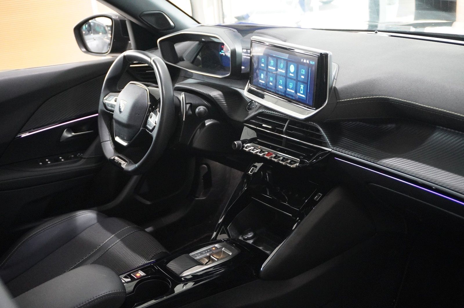 Fahrzeugabbildung Peugeot 2008 1.2 HYBRID GT E-DSC NAVI/LED/KAMERA/SPORT