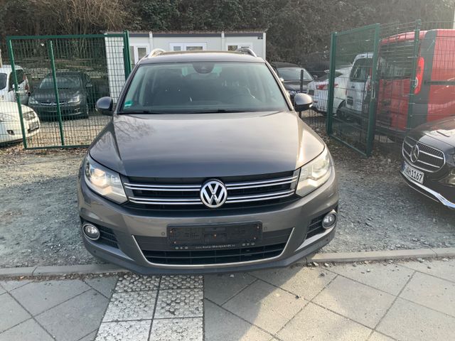 Volkswagen Tiguan 2.0 TDI Schaltgetriebe Navigation xenon