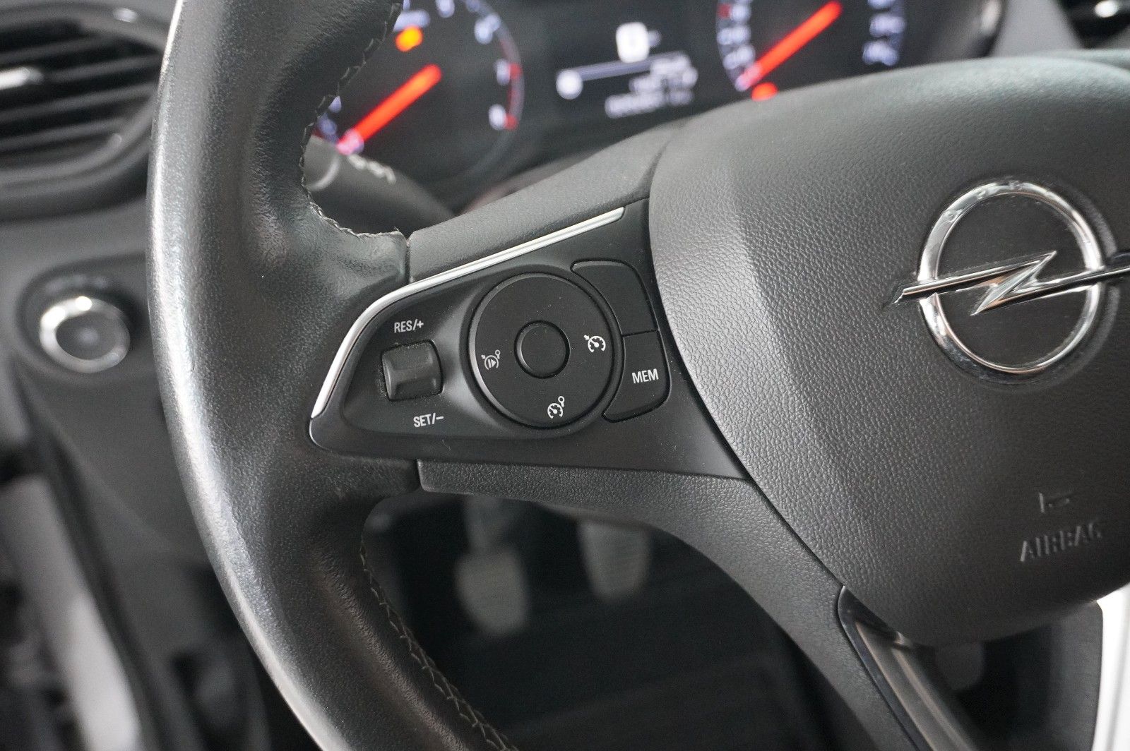 Fahrzeugabbildung Opel Crossland (X) 1.2 EDITION NAVI/LED/KAMERA/DAB+