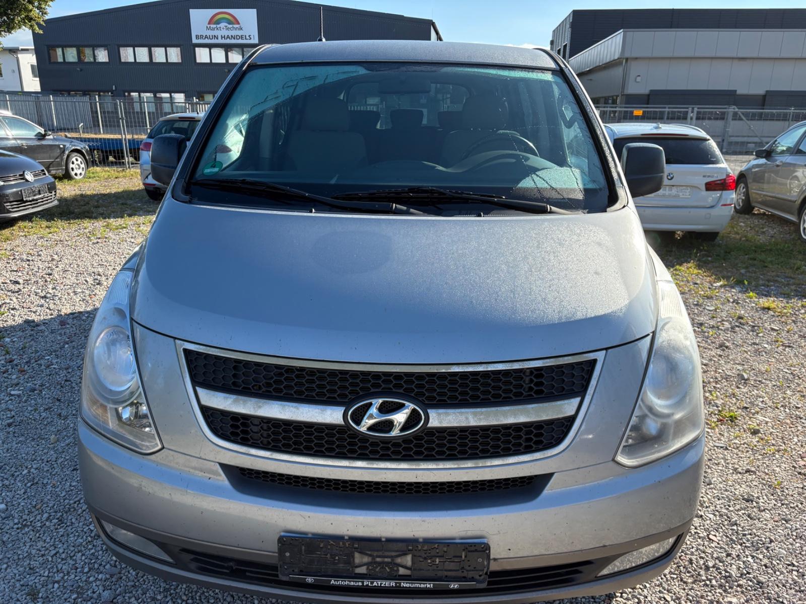 Hyundai H-1  8 Sitz
