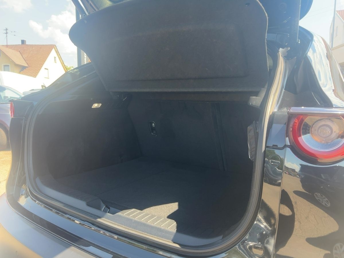 Fahrzeugabbildung Mazda CX-30 2.0 Skyactiv-G M Hybrid 150 AWD MatrixLED