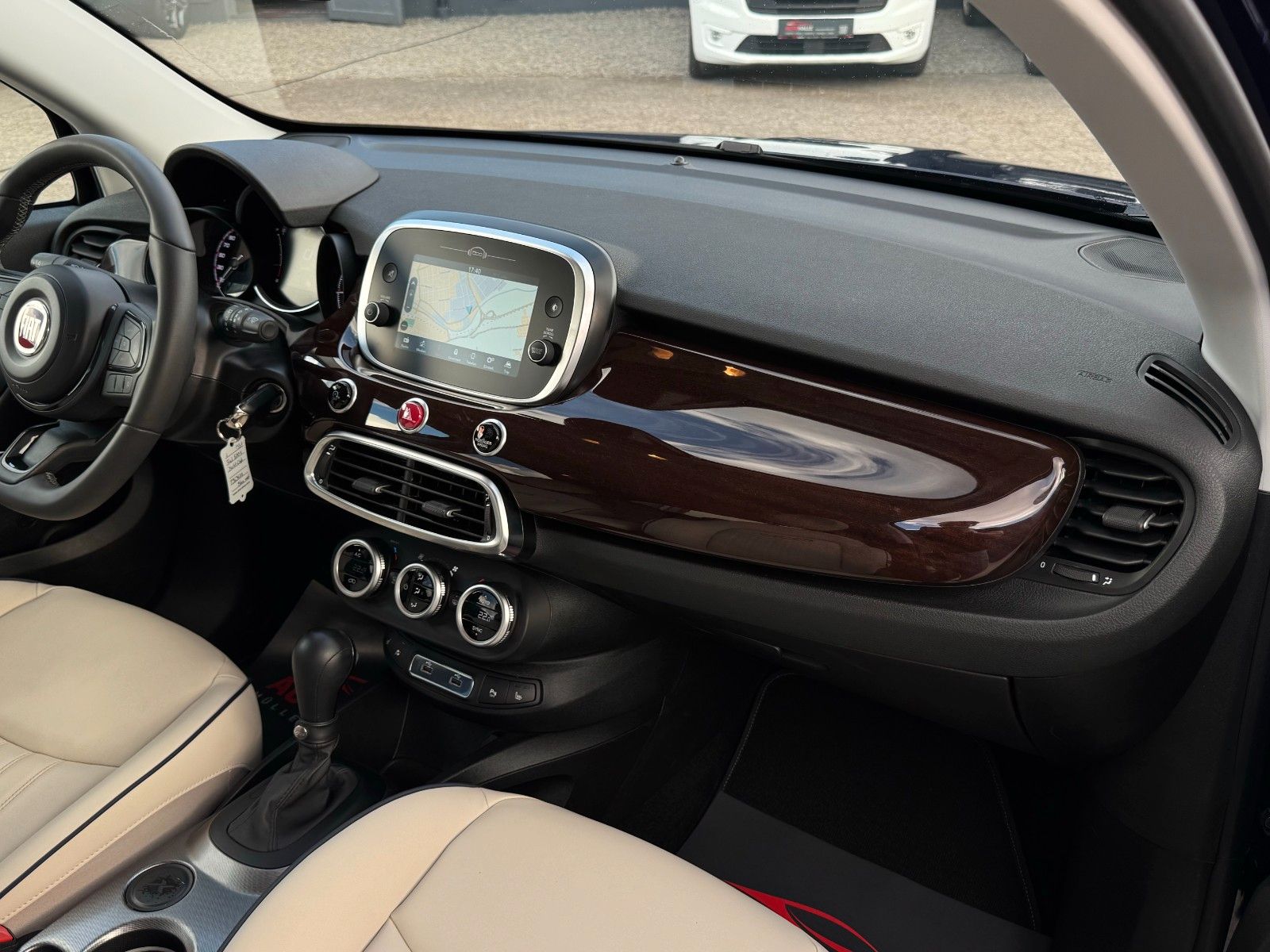 Fahrzeugabbildung Fiat 500X 1.3 FF Yacht Club Capri Faltdach CarPl. CAM