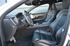 Fahrzeugabbildung Volvo V90 T8 TwinEngine AWD R-Design*PANO*B&W*LUFT*360