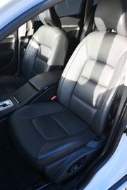 Volvo V70 T5 Summum *RHD* – Bild 13