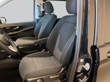 Mercedes V 220 - 10
