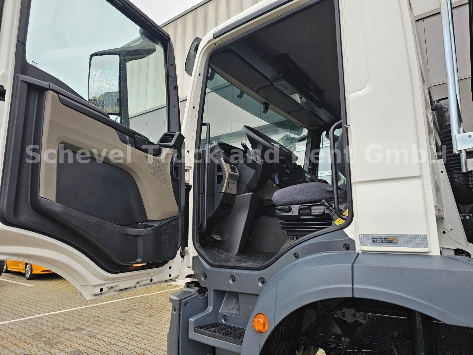 Fahrzeugabbildung MAN TGM 18.320 Kipper + HIAB 138 / 4x4 Einzelbereift