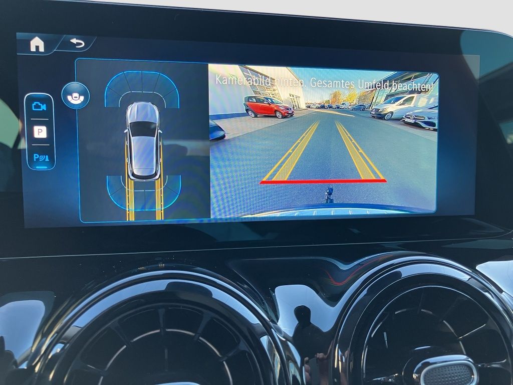 Fahrzeugabbildung Mercedes-Benz GLA 180 LED*AHK*NAVI*KAMERA*TOTWINKEL*DAB