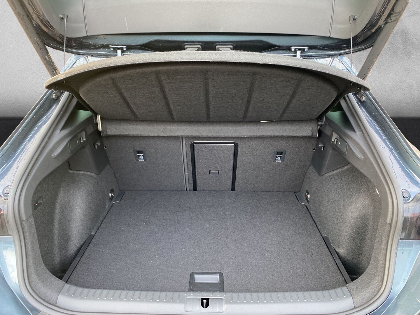 Fahrzeugabbildung CUPRA Formentor Basis 1.5 TSI EU6d AD* AHK* Navi *Memo