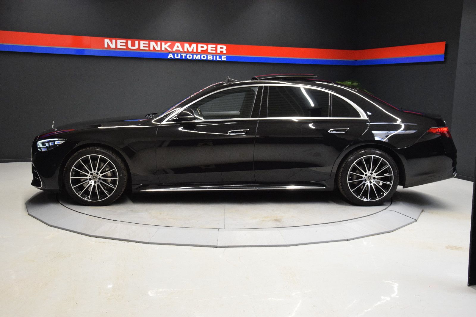 Fahrzeugabbildung Mercedes-Benz S 400 d 4Matic Lang AMG Pano TV Burmester HeadUp